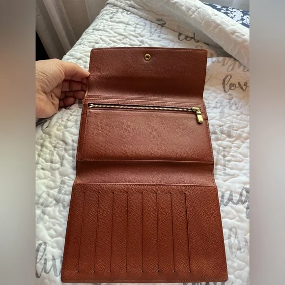 Vintage Louis Vuitton Monogram Wallet 7.5”x5” - Picture 5 of 17